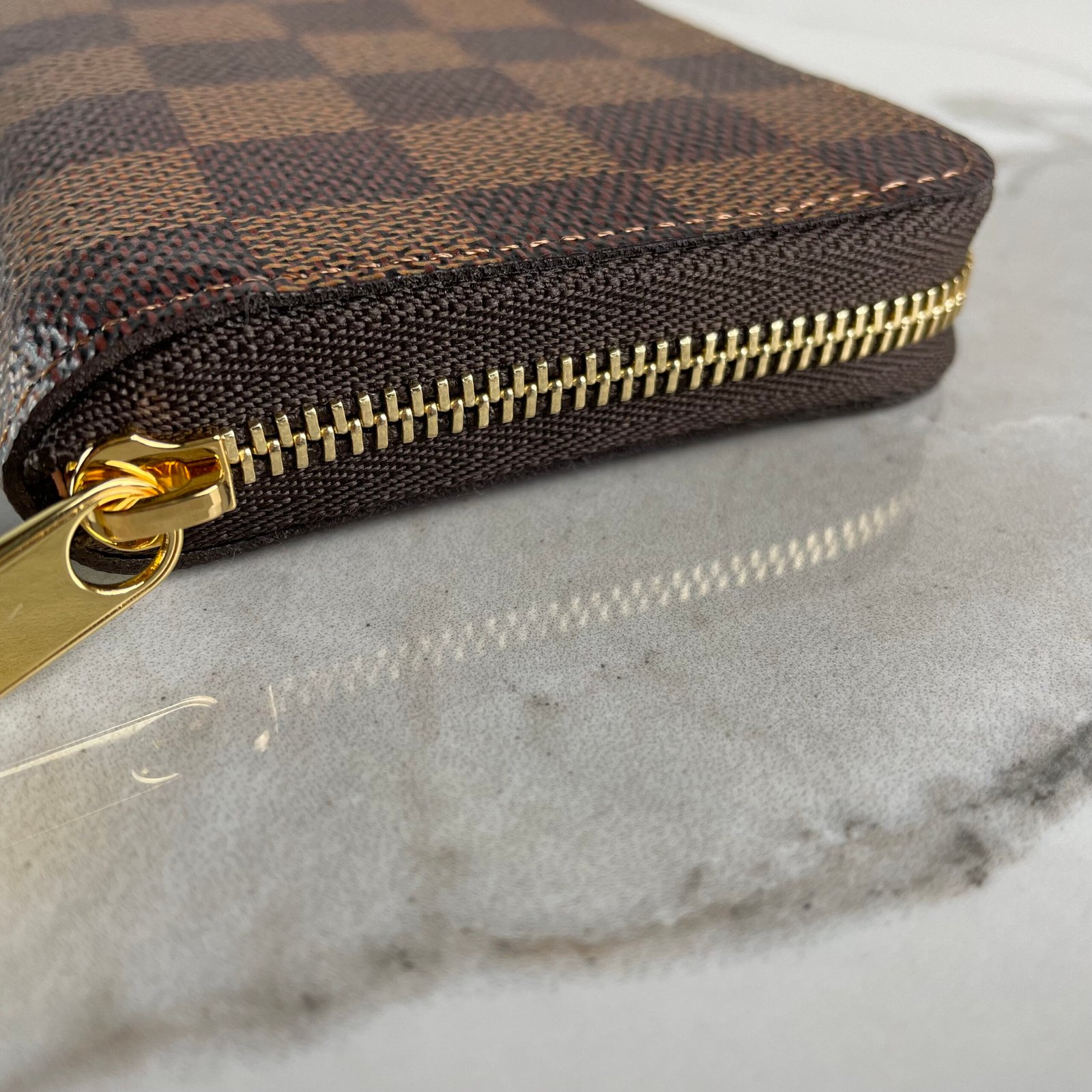 LOUIS VUITTON Zippy Coin Purse – Image 4
