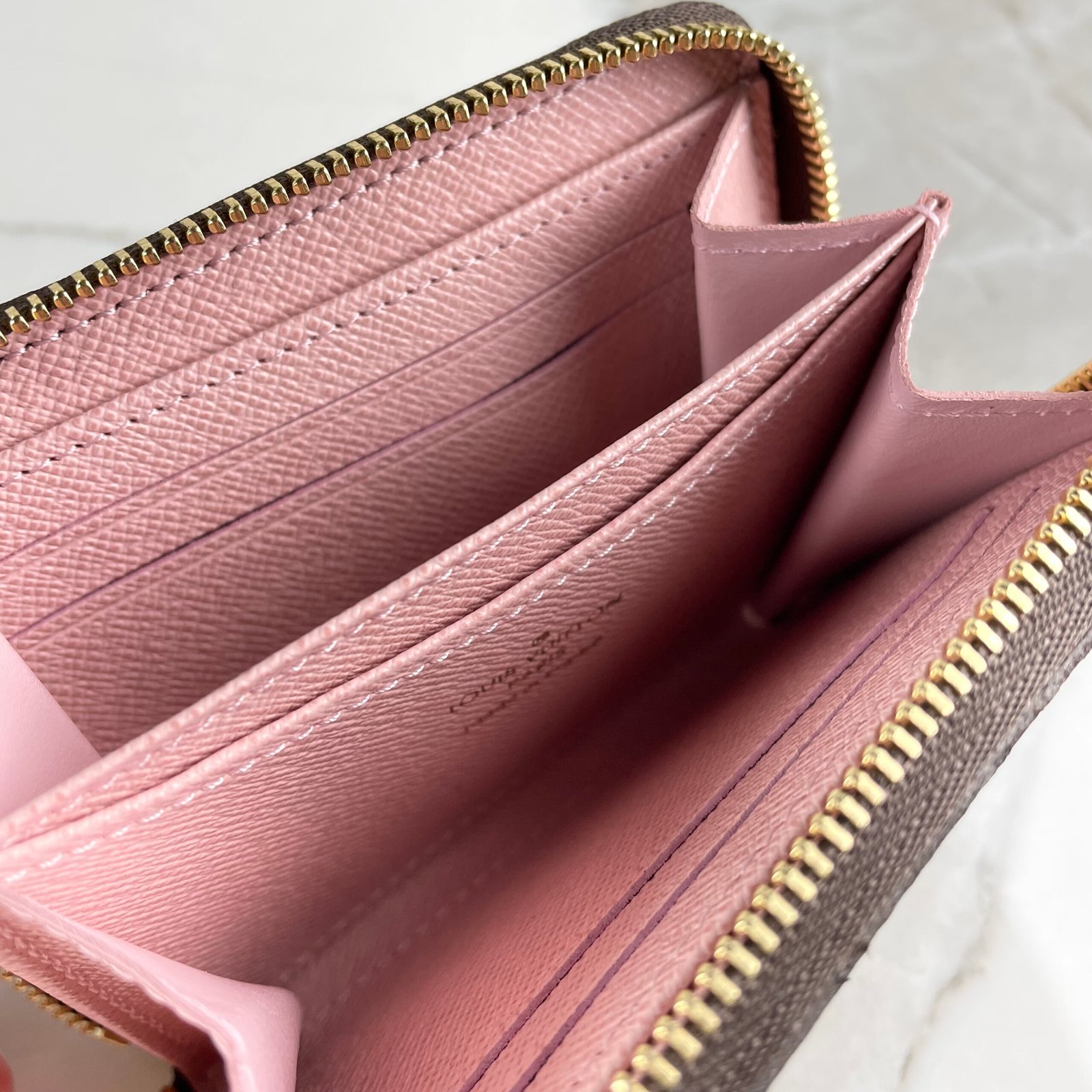 LOUIS VUITTON Zippy Coin Purse – Image 11