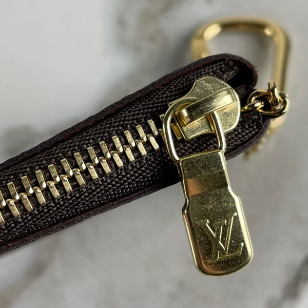 LOUIS VUITTON Pochette Clés – Image 7