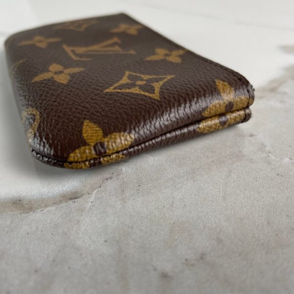 LOUIS VUITTON Pochette Clés – Image 8