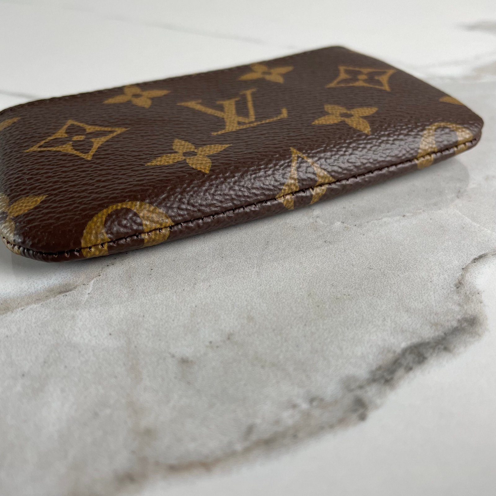 LOUIS VUITTON Pochette Clés – Image 9