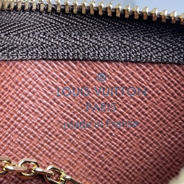 LOUIS VUITTON Pochette Clés – Image 12