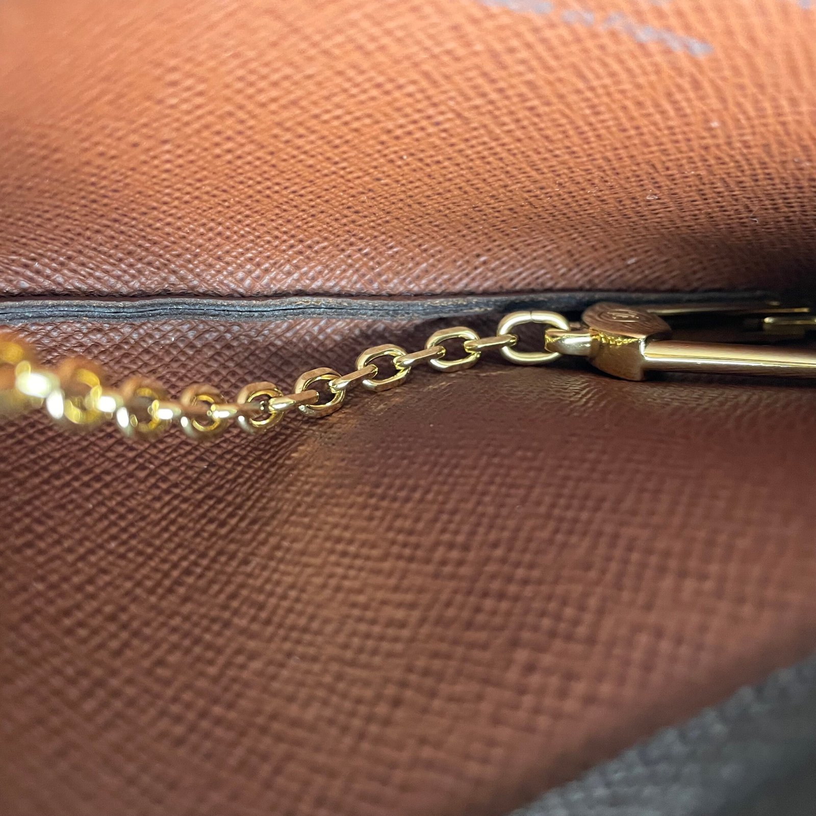 LOUIS VUITTON Pochette Clés – Image 14