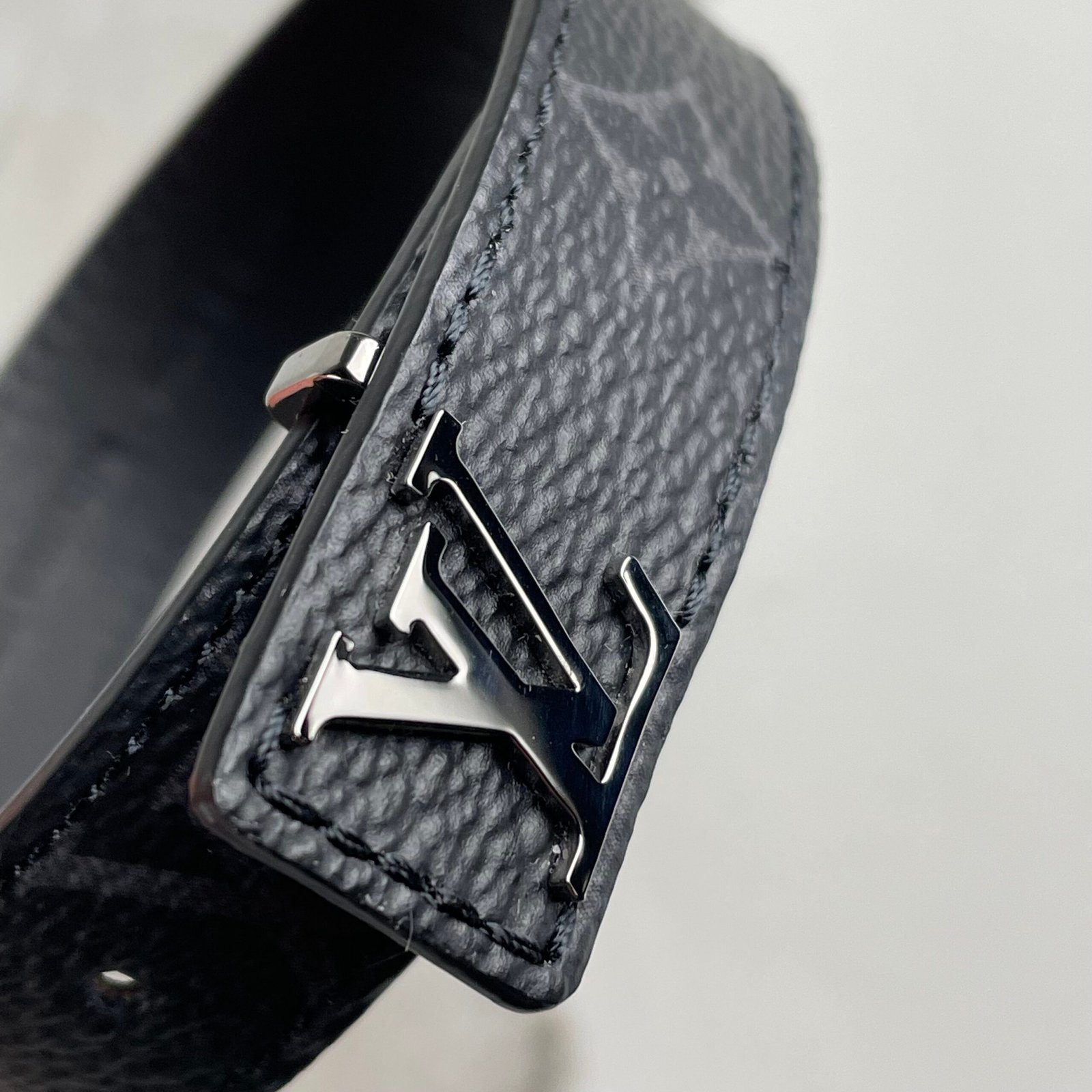 LOUIS VUITTON Bracelet LV Slim – Image 6