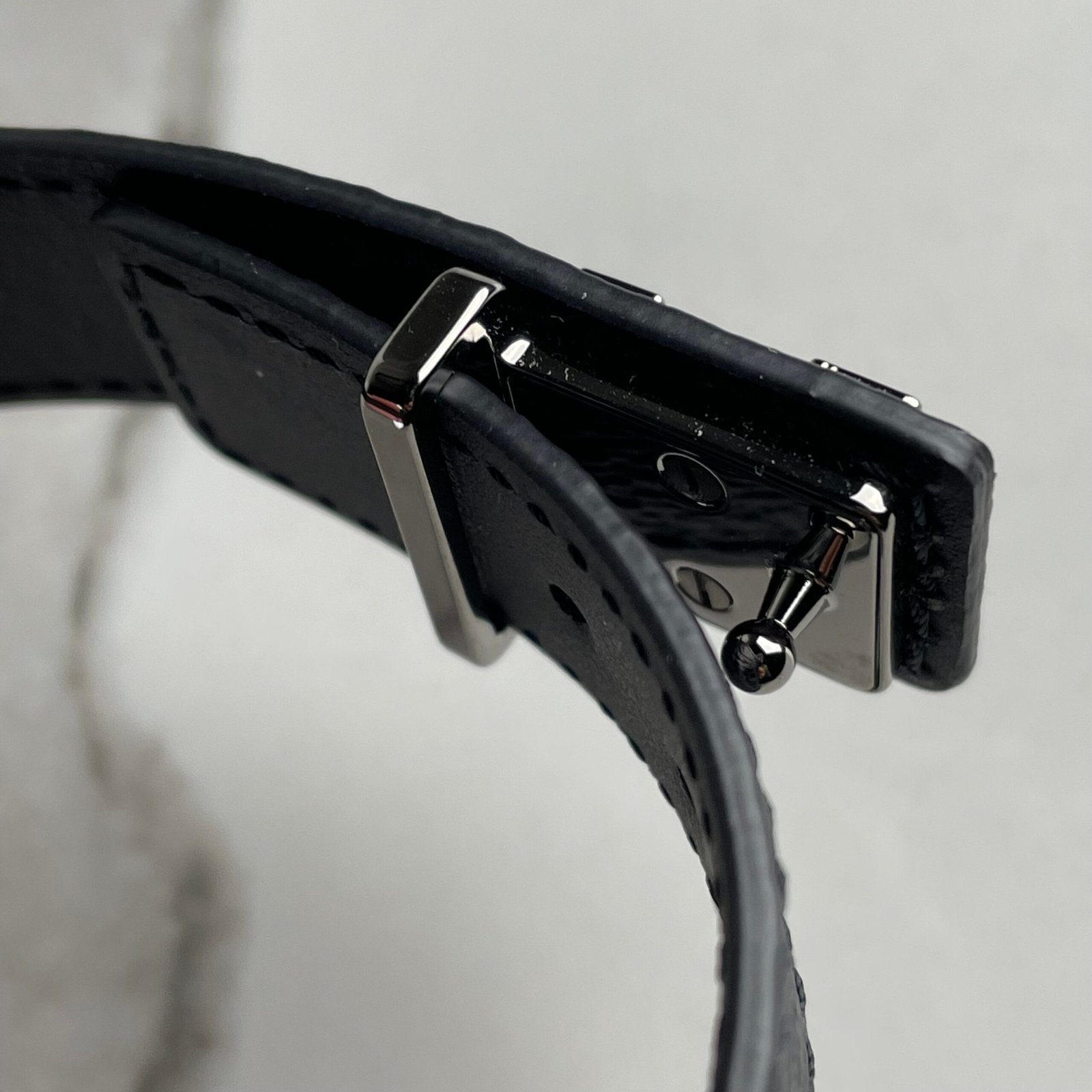 LOUIS VUITTON Bracelet LV Slim – Image 8