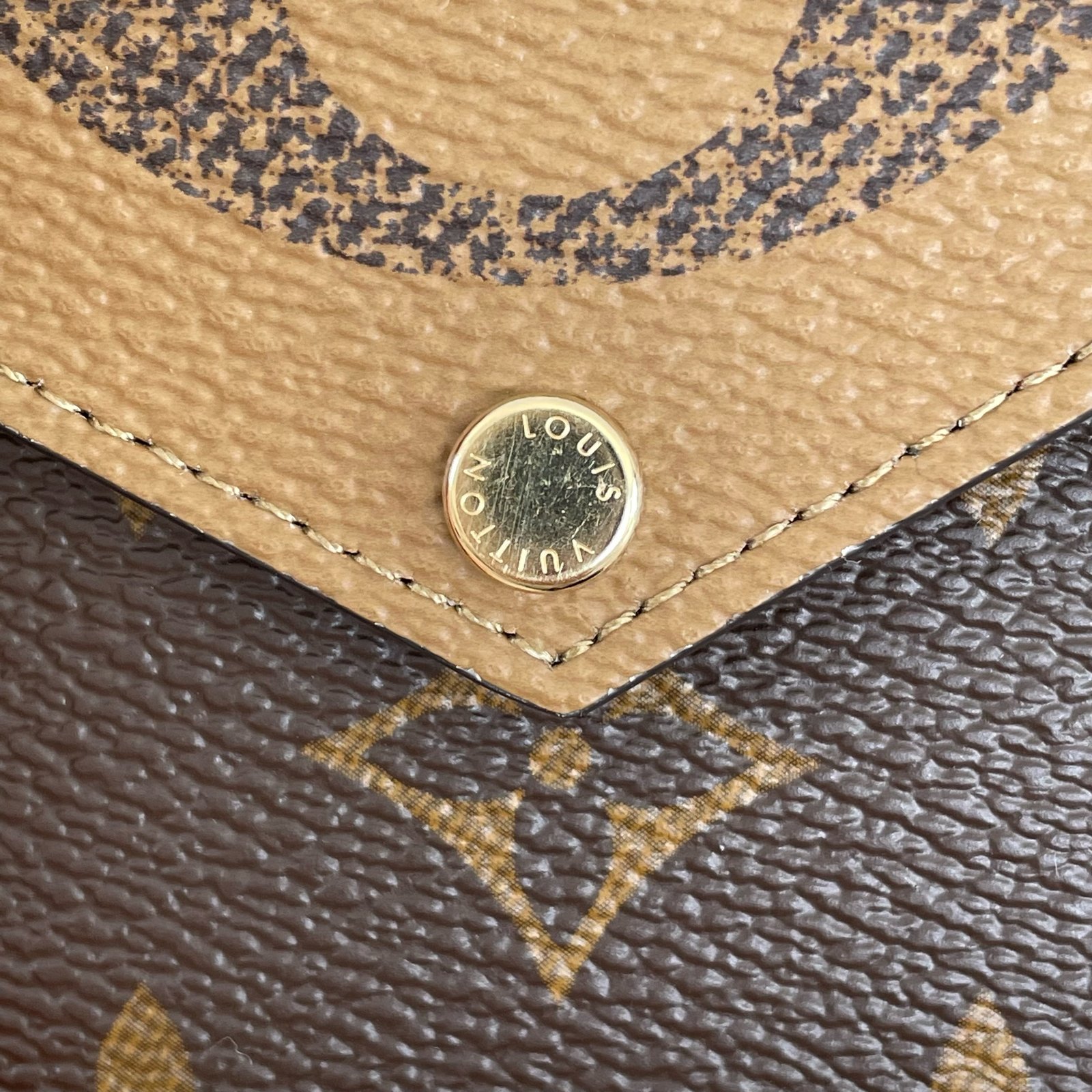 LOUIS VUITTON Porte-Cartes Recto Verso – Image 9