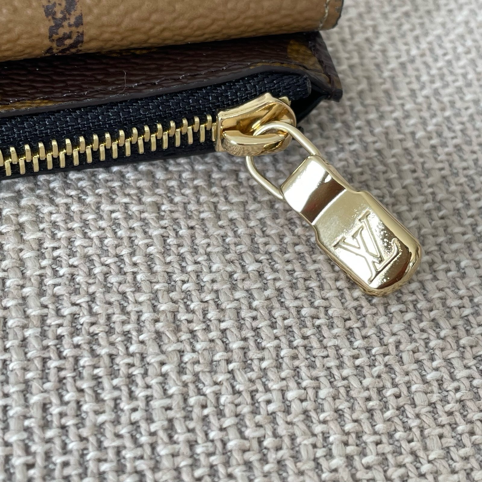 LOUIS VUITTON Porte-Cartes Recto Verso – Image 12