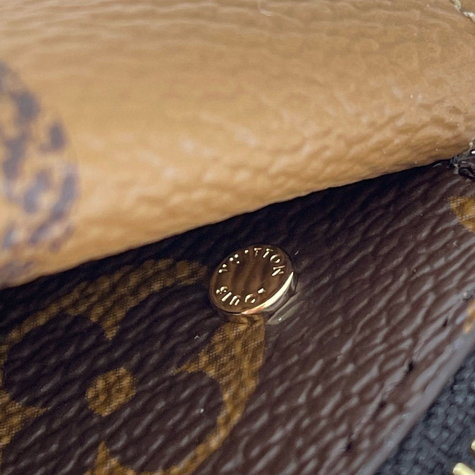 LOUIS VUITTON Porte-Cartes Recto Verso – Image 17