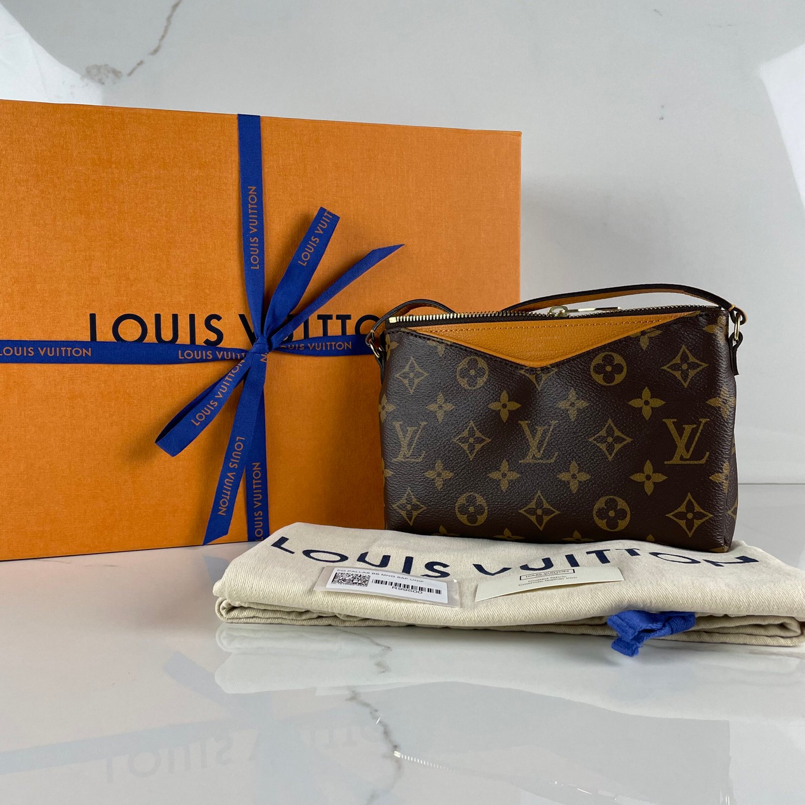 LOUIS VUITTON Pochette Pallas BB – Image 2