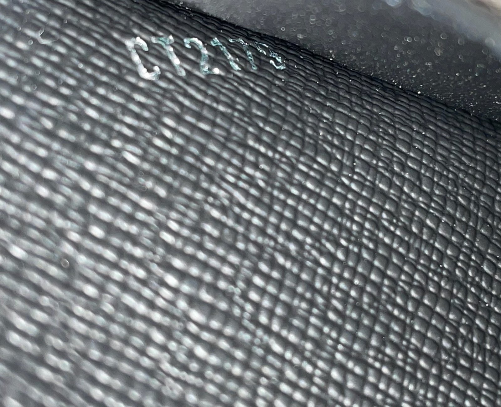 LOUIS VUITTON Portefeuille Multiple – Image 12