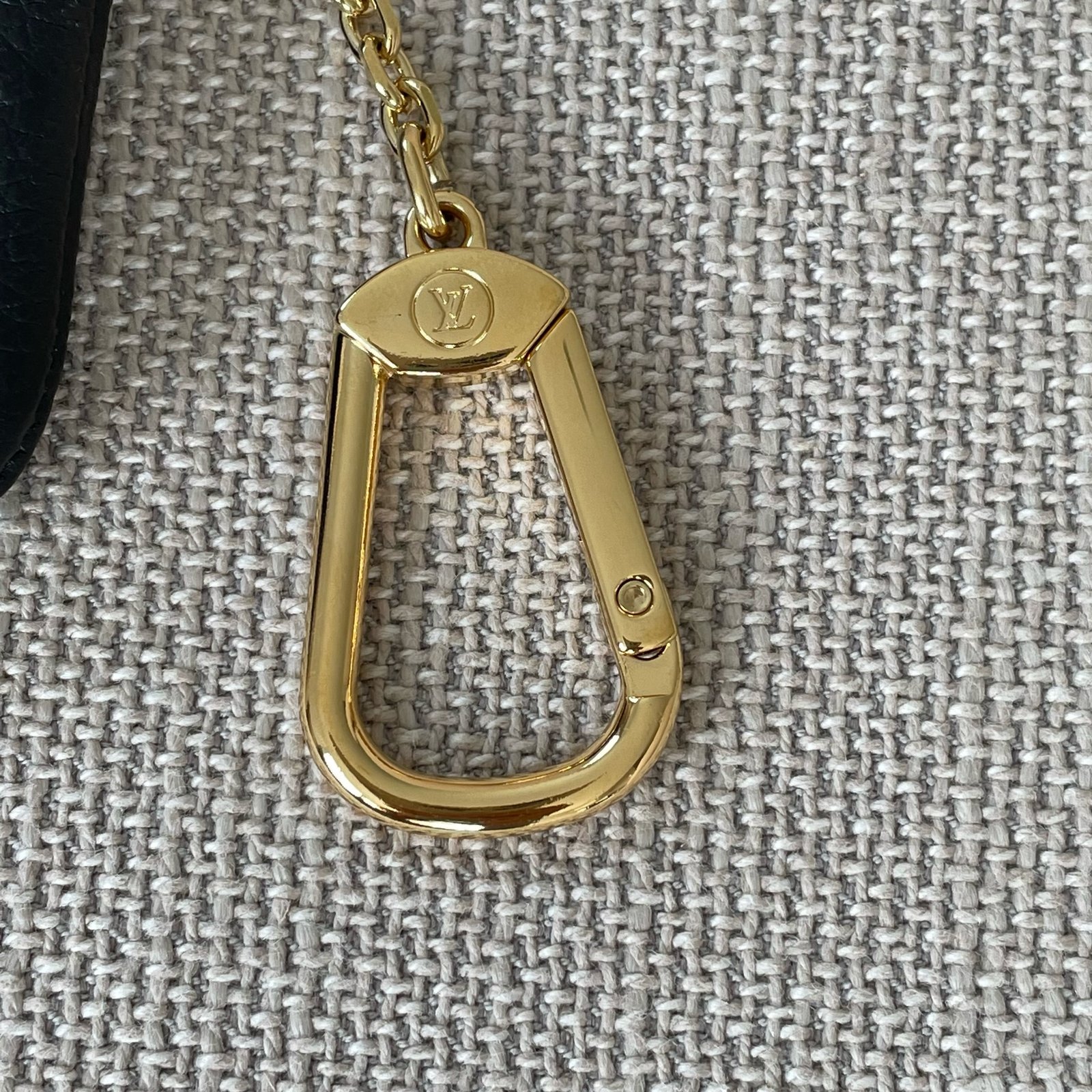 LOUIS VUITTON Key Pouch – Image 3