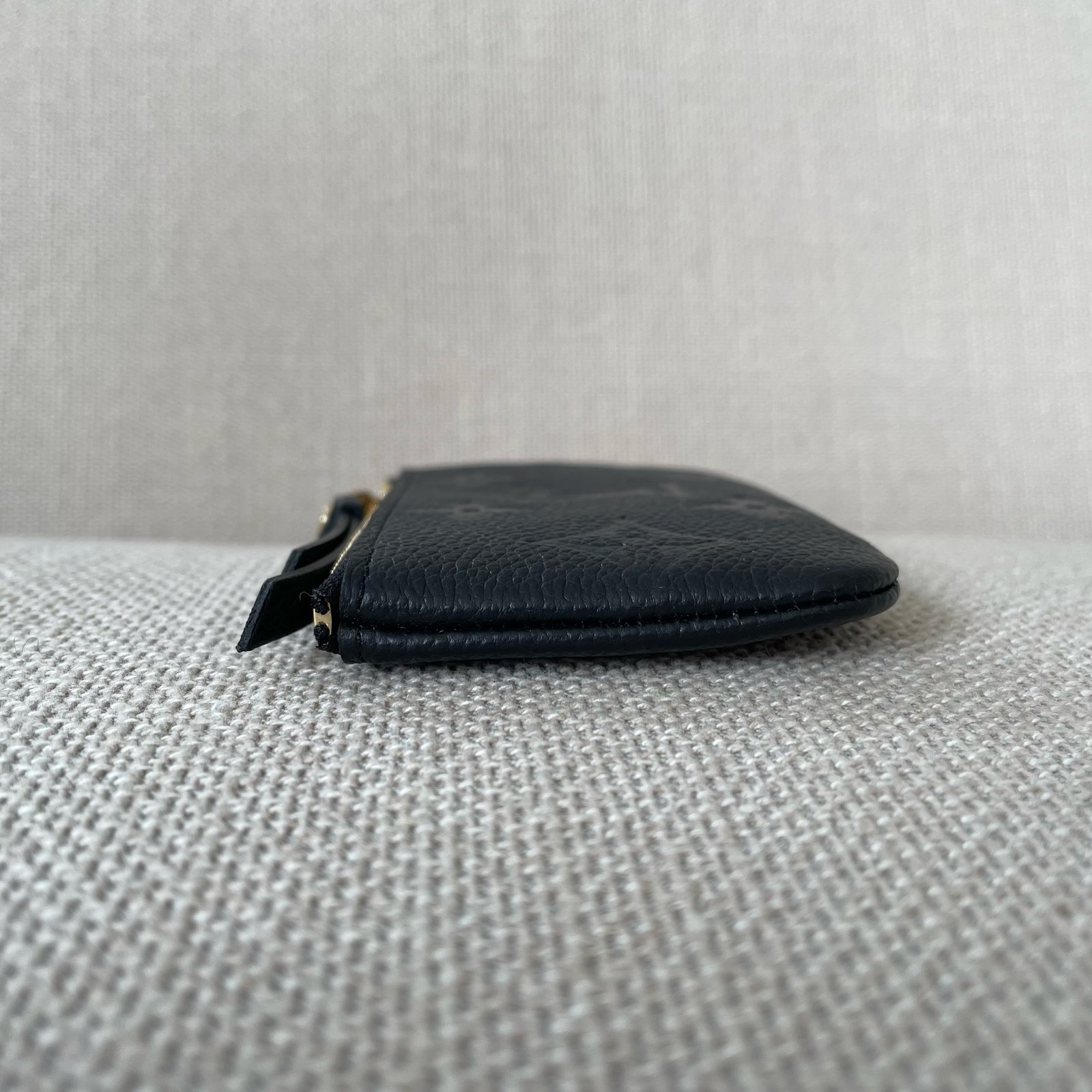LOUIS VUITTON Key Pouch – Image 9
