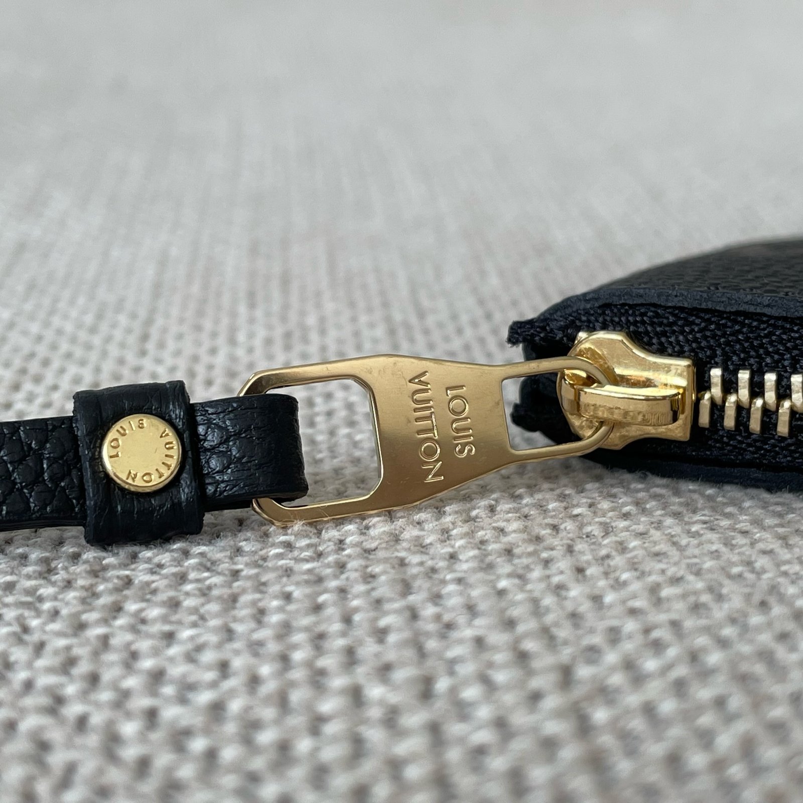 LOUIS VUITTON Key Pouch – Image 12