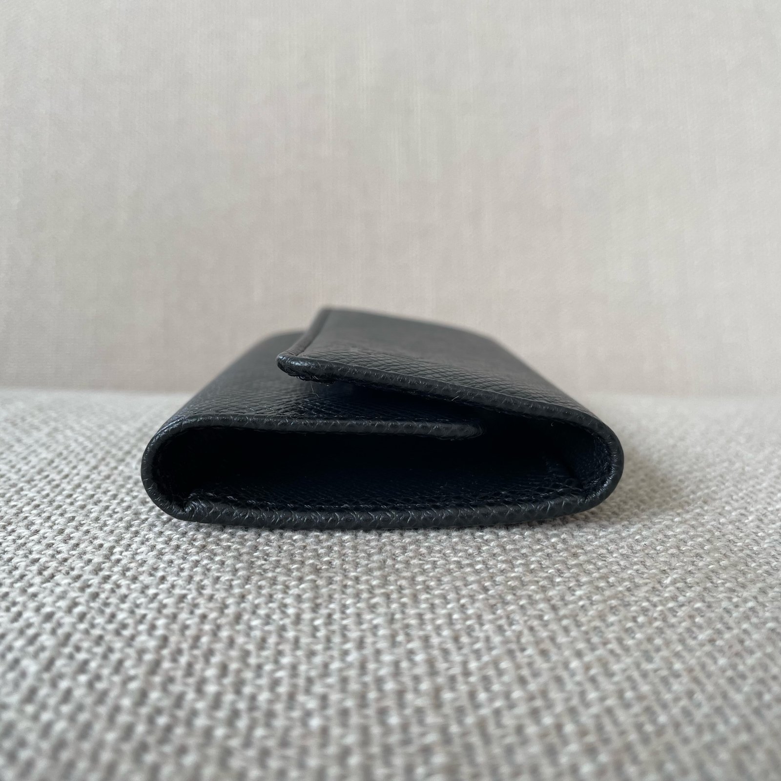 LOUIS VUITTON 6 Key Holder – Image 3