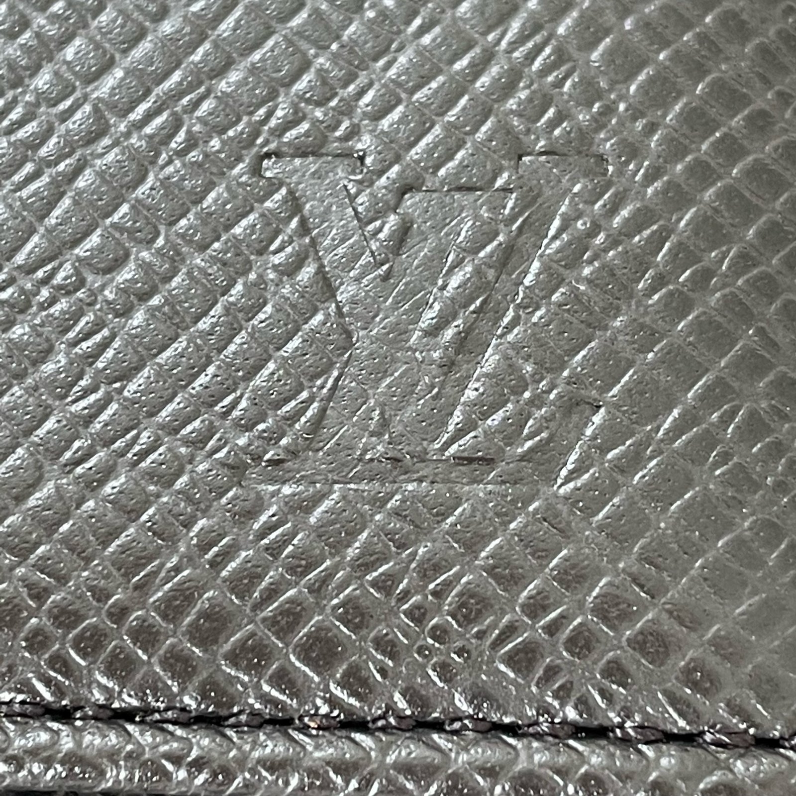 LOUIS VUITTON 6 Key Holder – Image 7