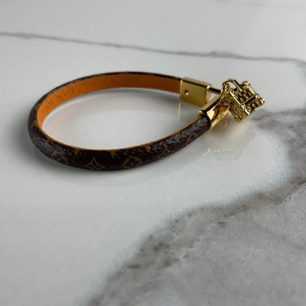LOUIS VUITTON Bracelet à Charm Petite Malle – Image 6