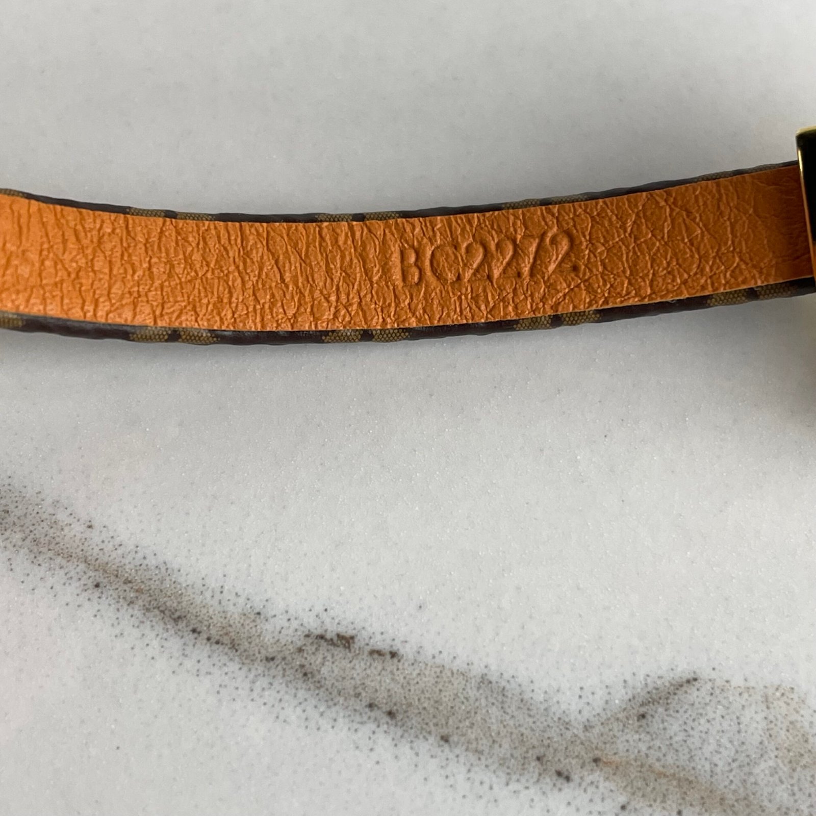 LOUIS VUITTON Bracelet à Charm Petite Malle – Image 14