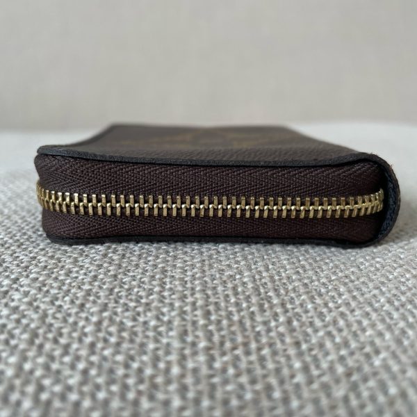 LOUIS VUITTON Zippy Coin Purse – Image 4