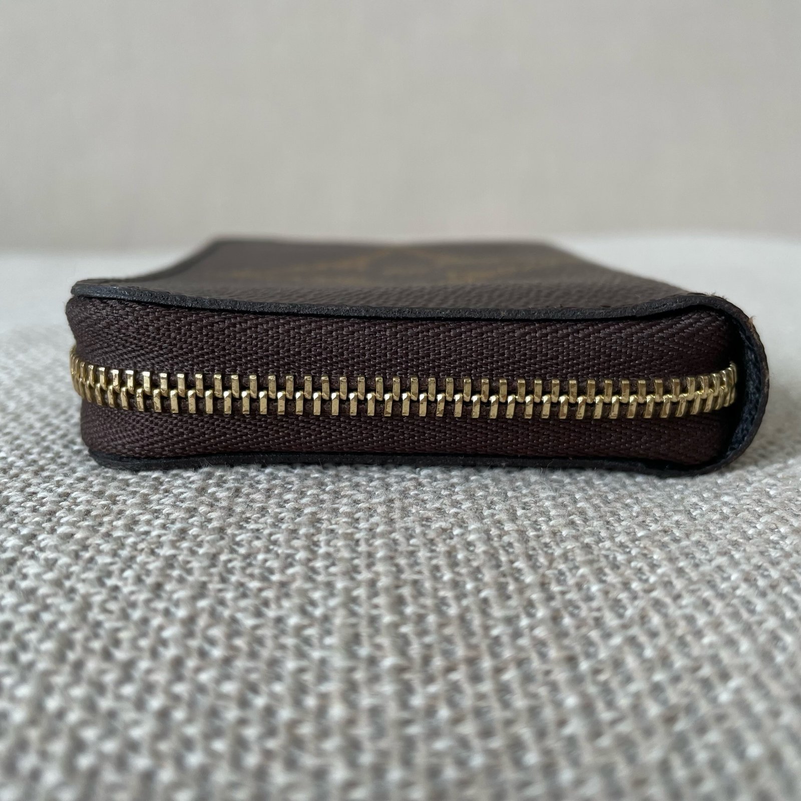 LOUIS VUITTON Zippy Coin Purse – Image 4