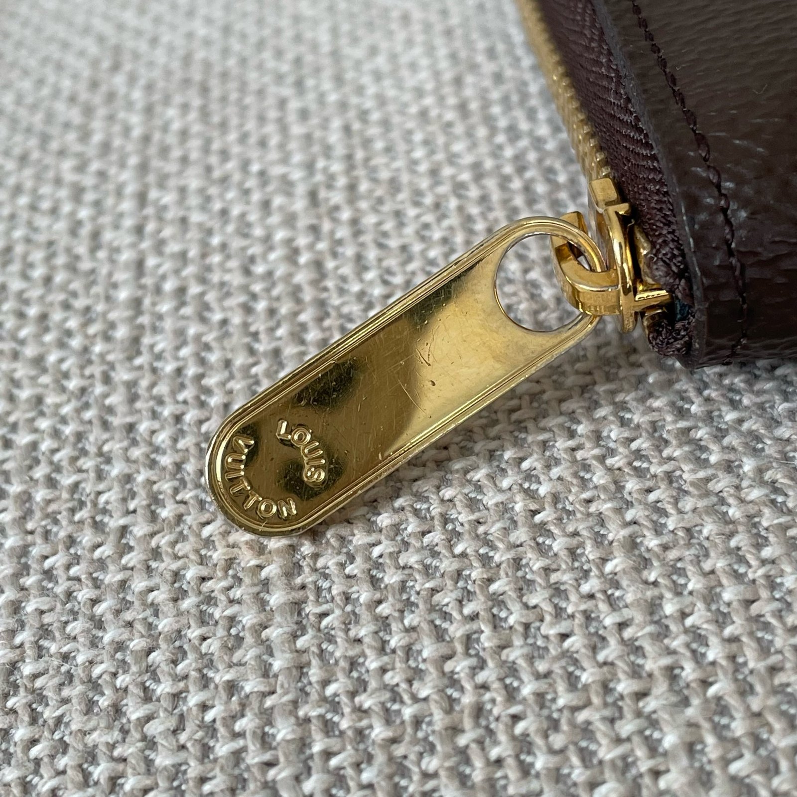 LOUIS VUITTON Zippy Coin Purse – Image 9