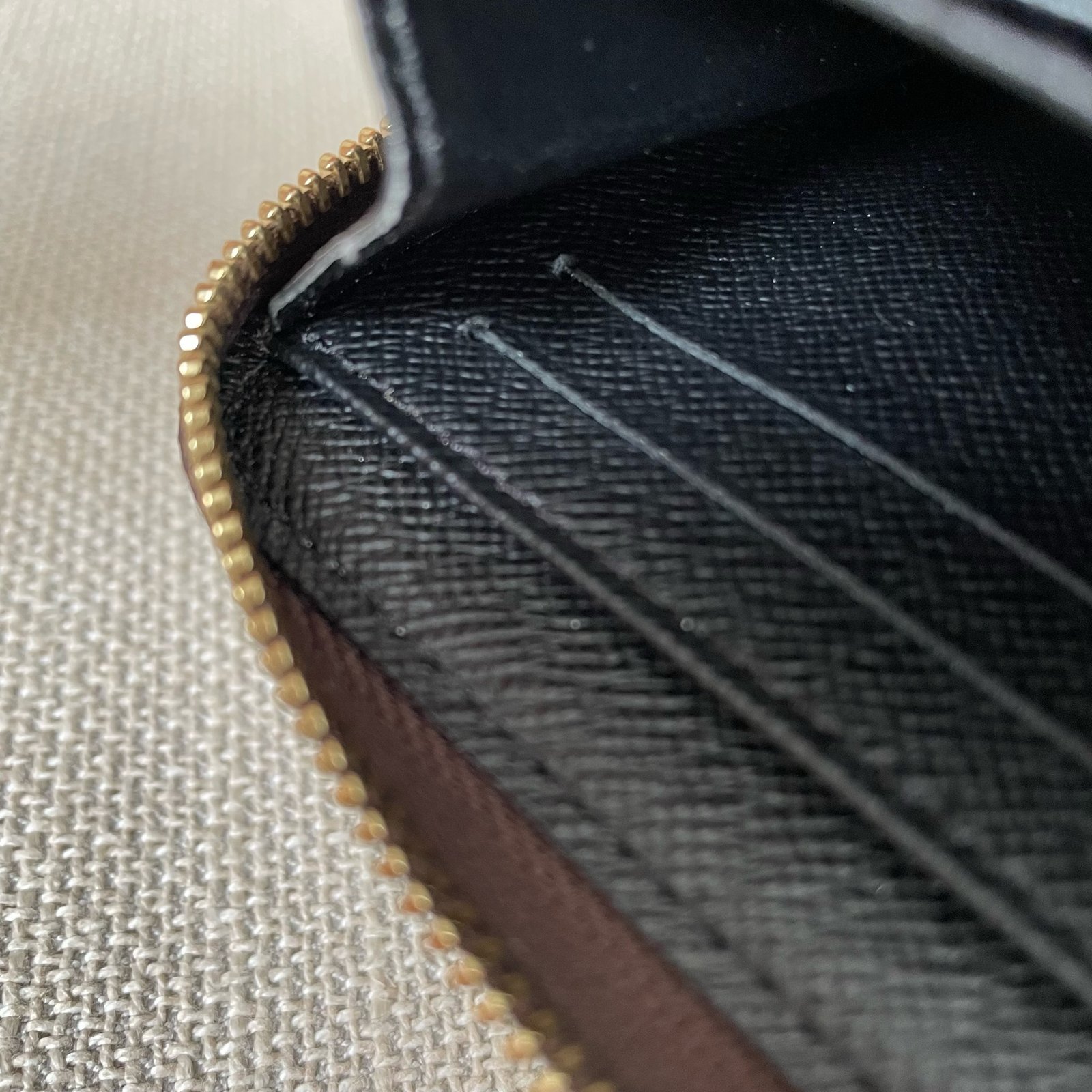 LOUIS VUITTON Zippy Coin Purse – Image 13