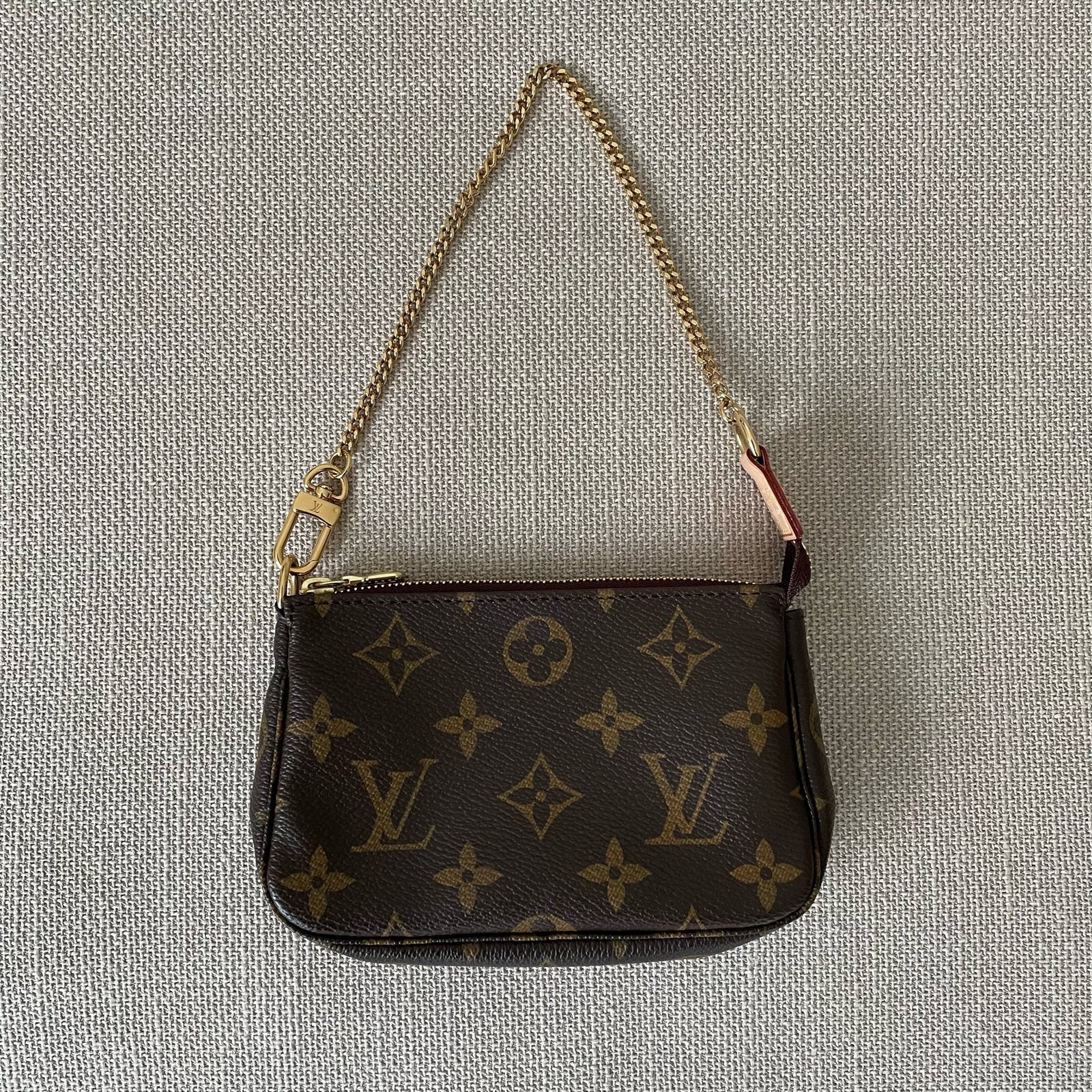 LOUIS VUITTON Pochette Accessoires Mini – Image 5