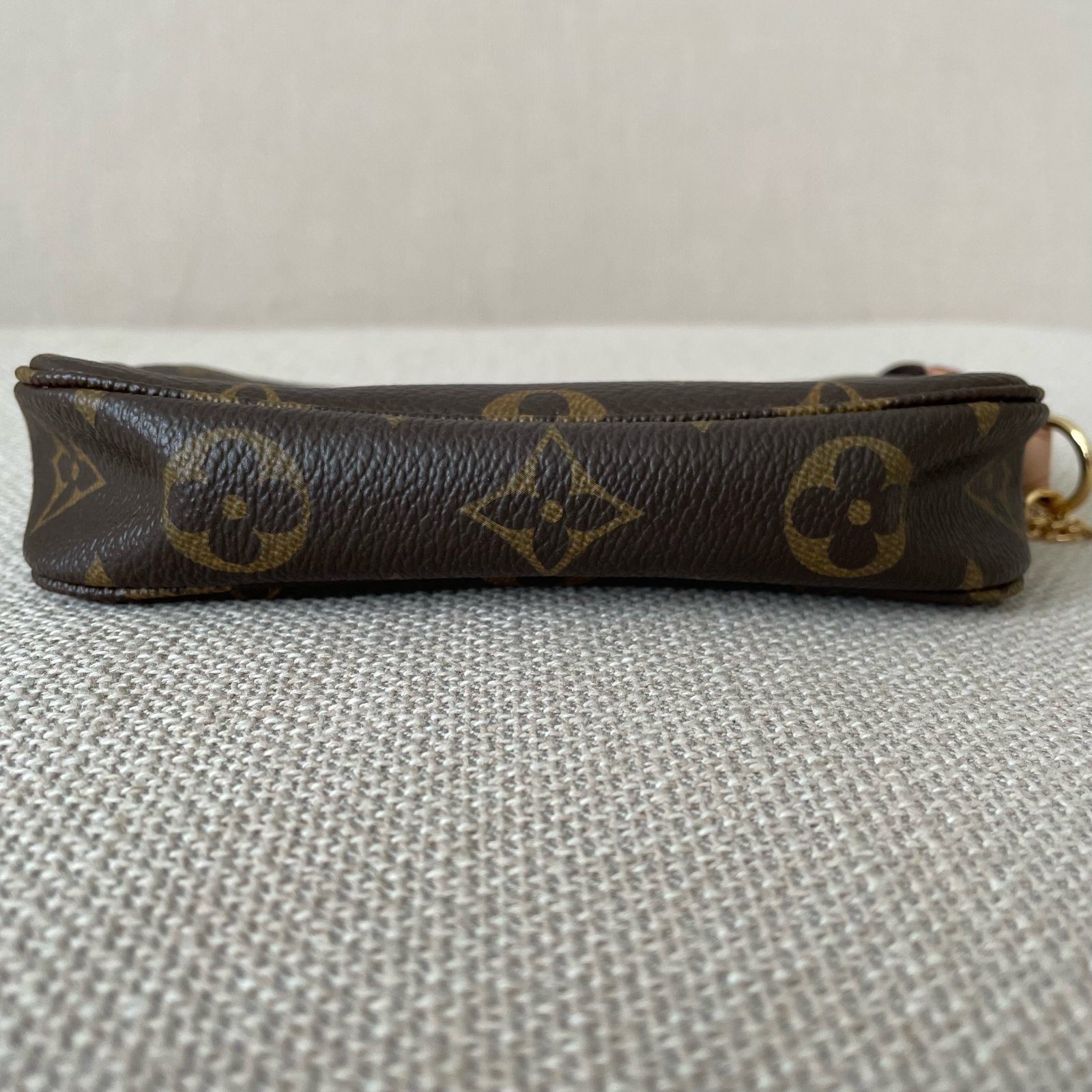 LOUIS VUITTON Pochette Accessoires Mini – Image 8