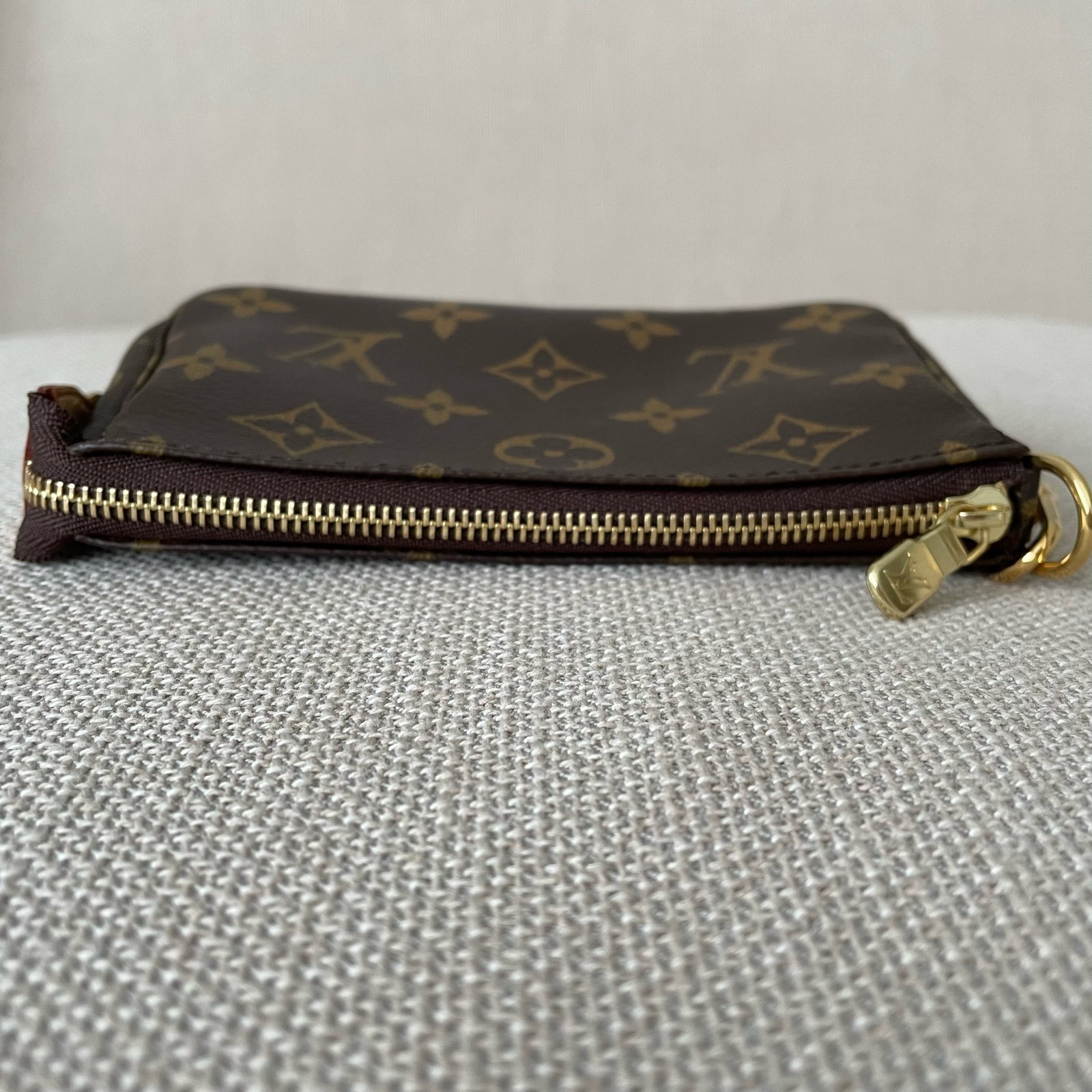 LOUIS VUITTON Pochette Accessoires Mini – Image 10