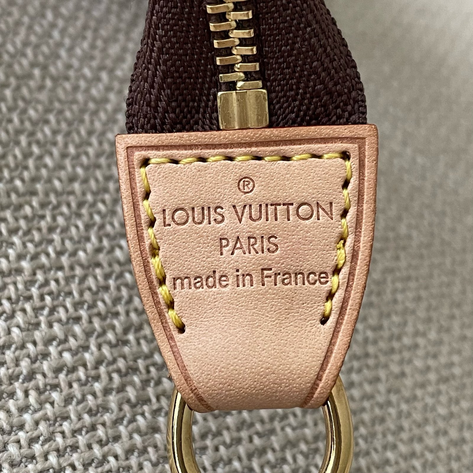 LOUIS VUITTON Pochette Accessoires Mini – Image 6
