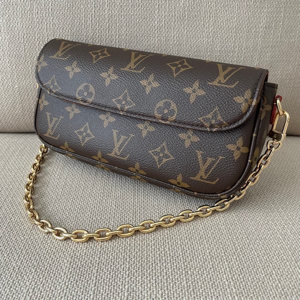 LOUIS VUITTON Ivy Chain Wallet – Image 2