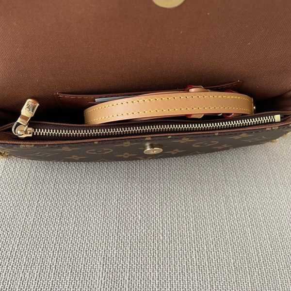 LOUIS VUITTON Ivy Chain Wallet – Image 4
