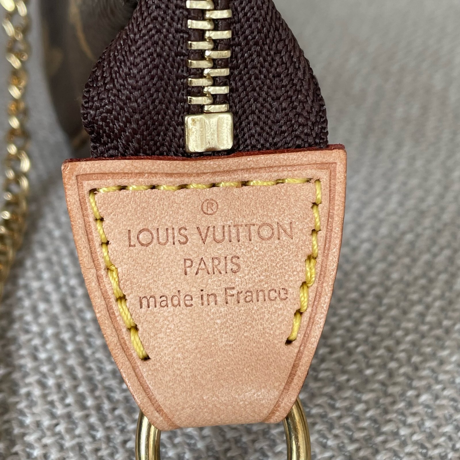 LOUIS VUITTON Pochette Accessoires Mini – Image 10