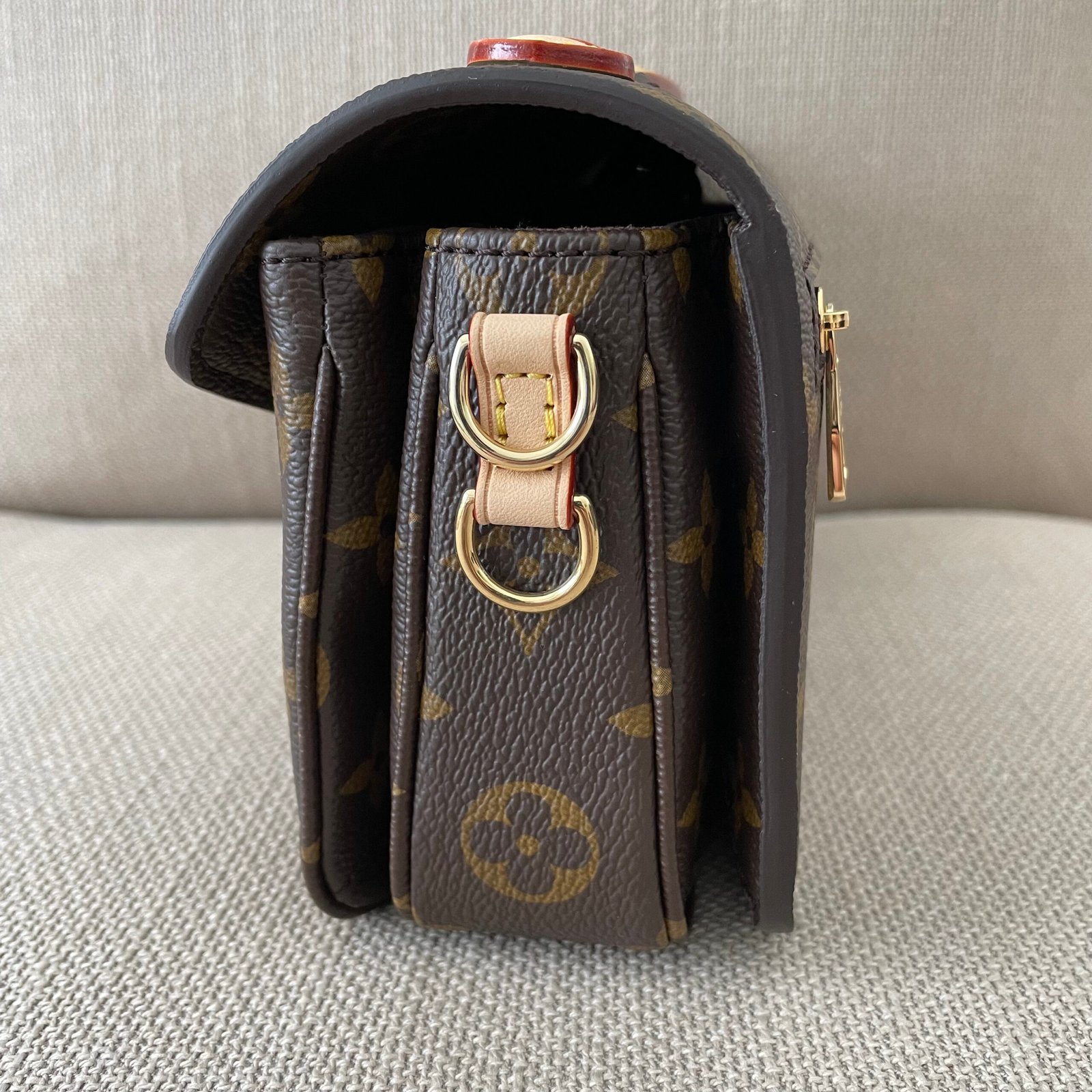 LOUIS VUITTON Pochette Métis East West – Image 4