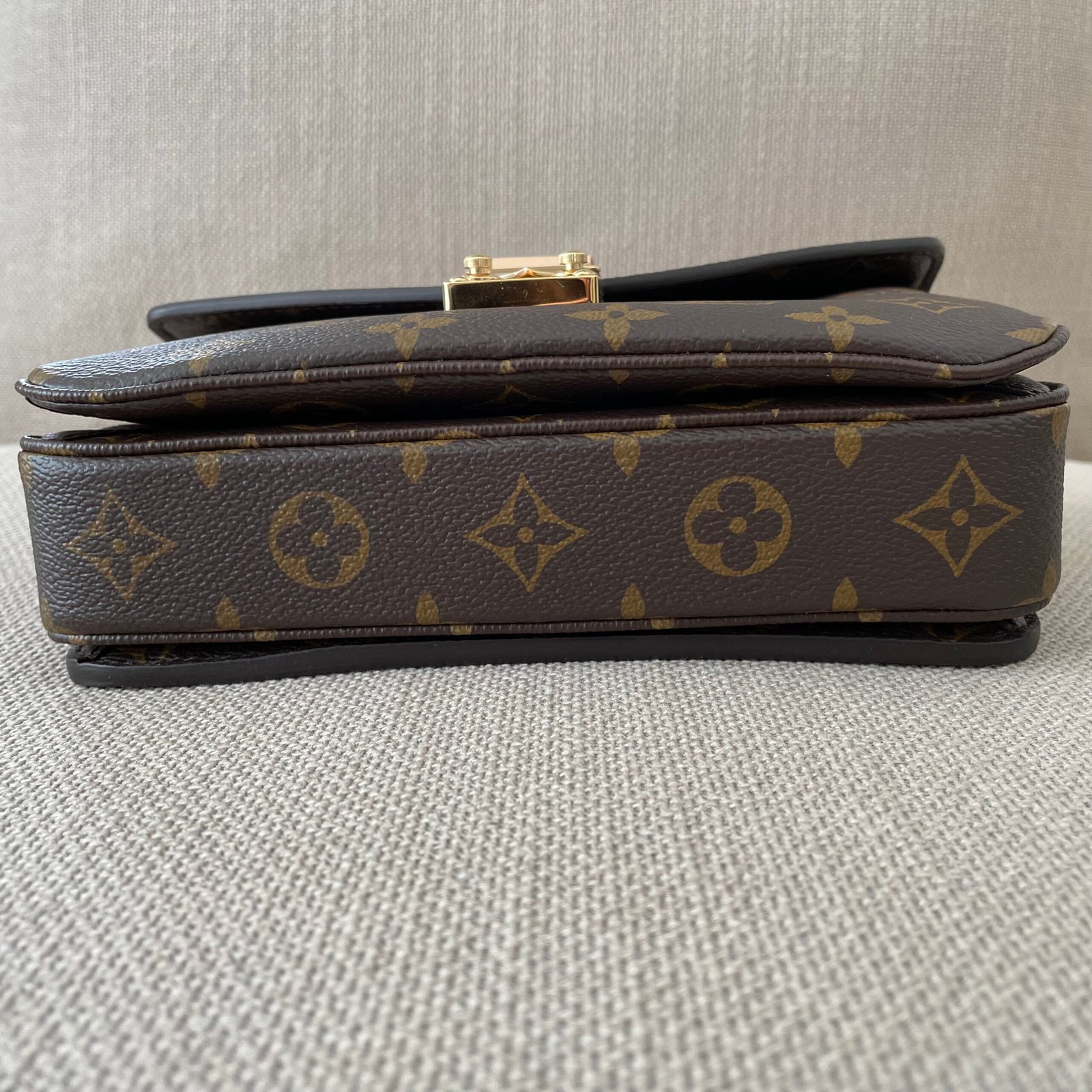LOUIS VUITTON Pochette Métis East West – Image 5