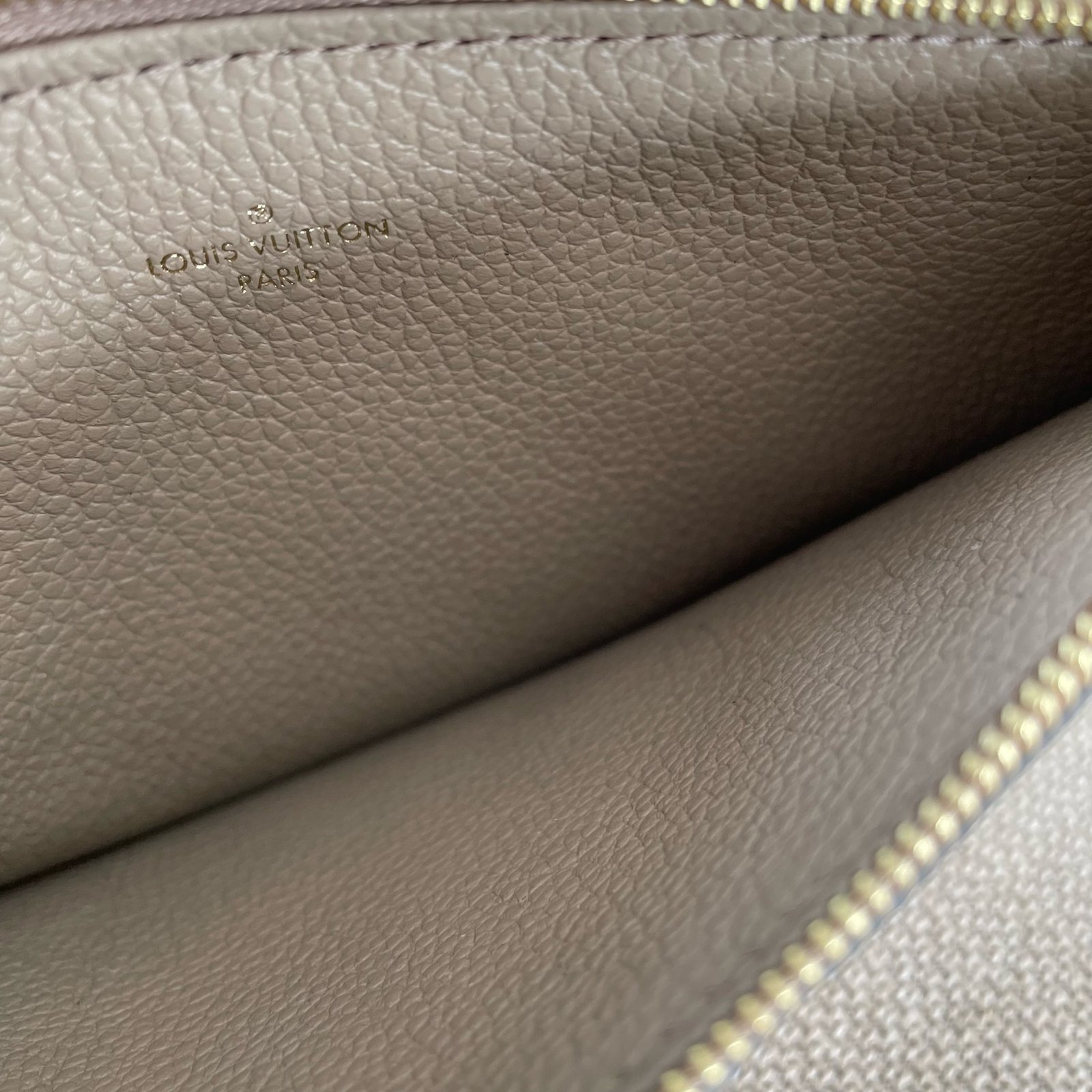 LOUIS VUITTON Flat Pocket and Zipped Pocket – Image 6