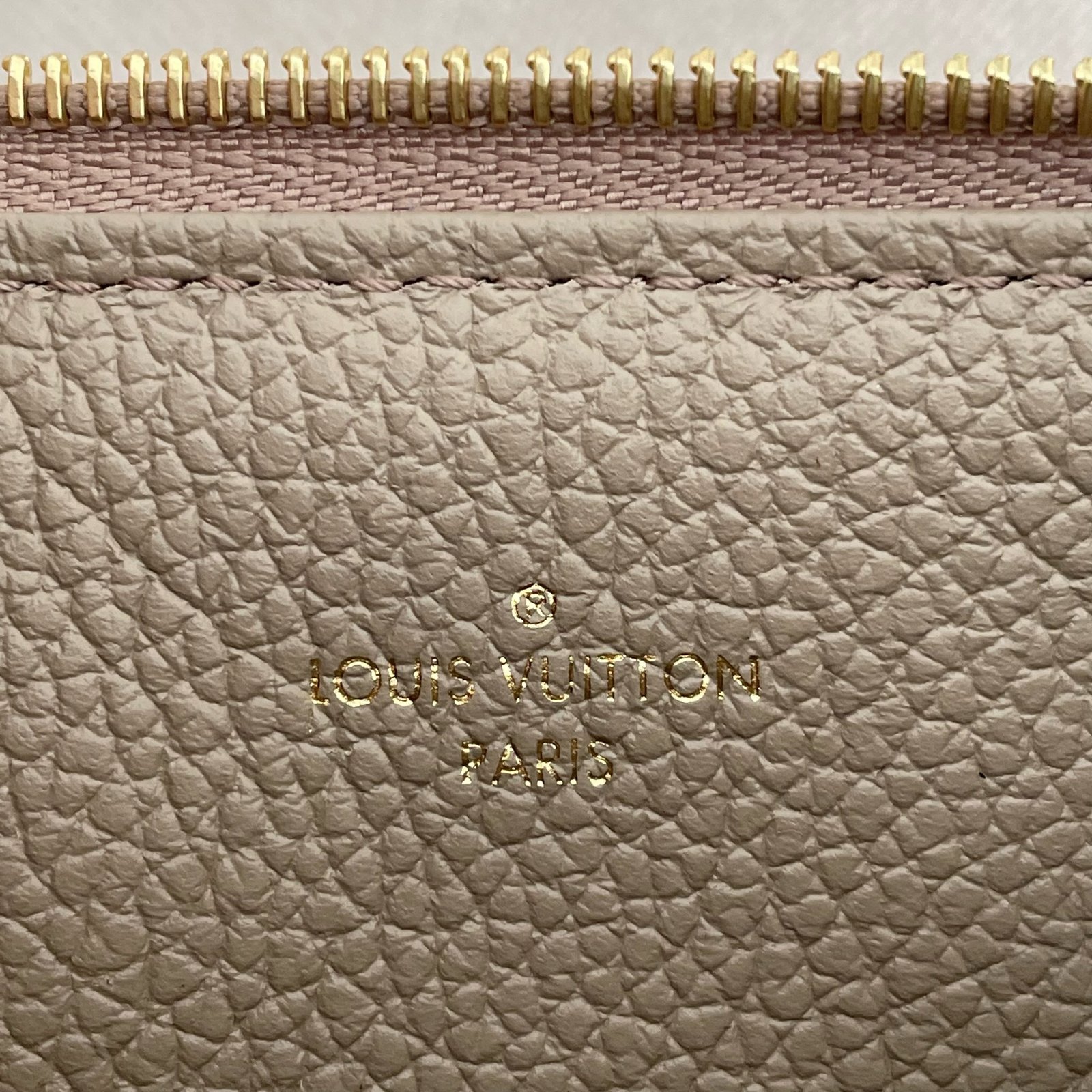 LOUIS VUITTON Flat Pocket and Zipped Pocket – Image 7