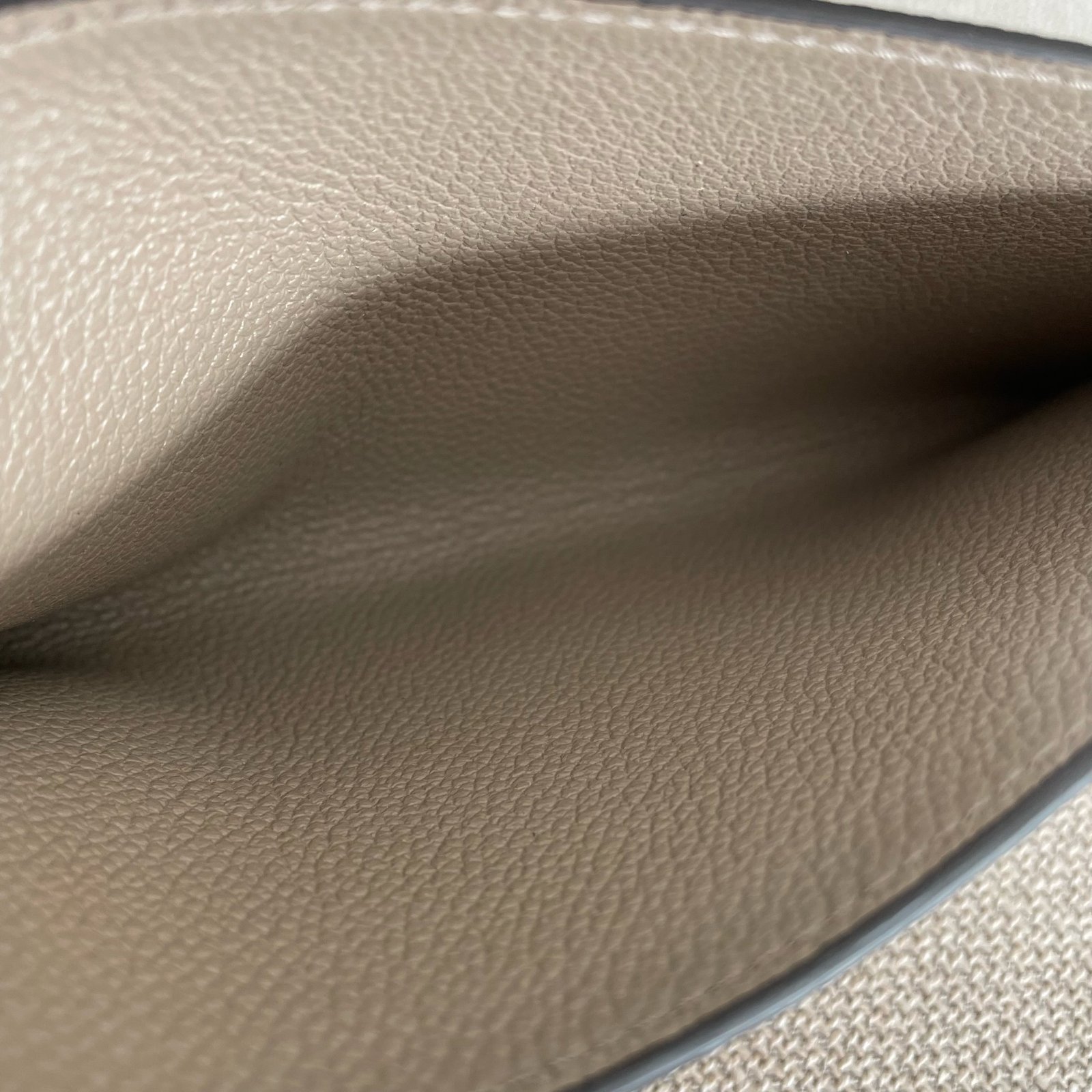 LOUIS VUITTON Flat Pocket and Zipped Pocket – Image 4