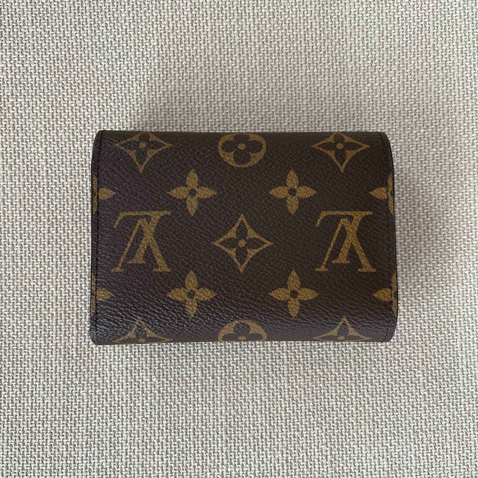 LOUIS VUITTON Victorine Wallet – Image 2
