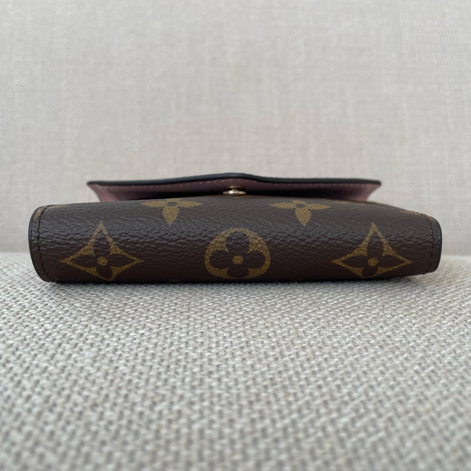 LOUIS VUITTON Victorine Wallet – Image 6
