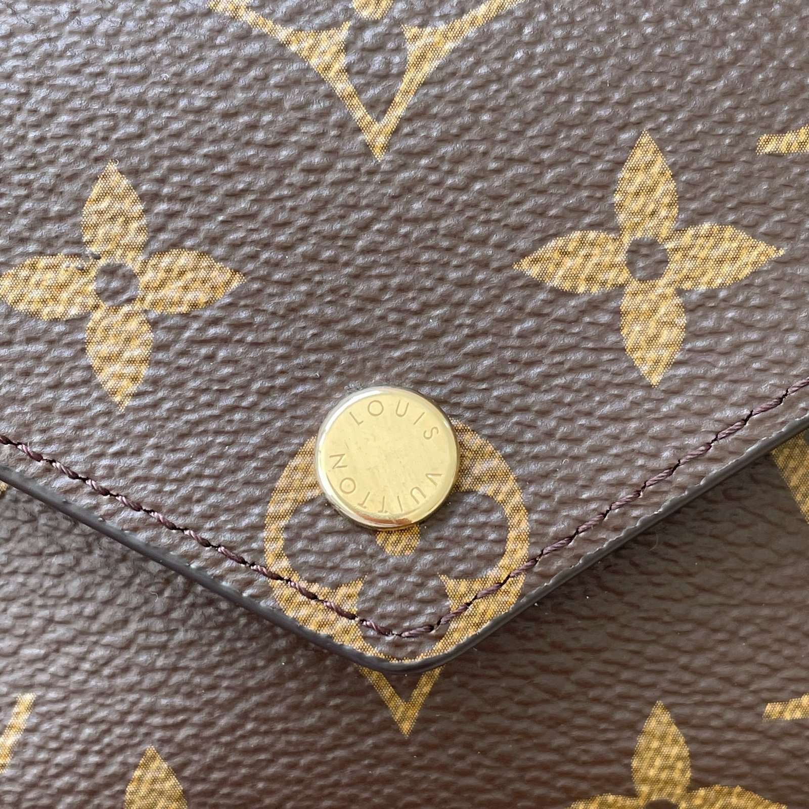 LOUIS VUITTON Victorine Wallet – Image 8