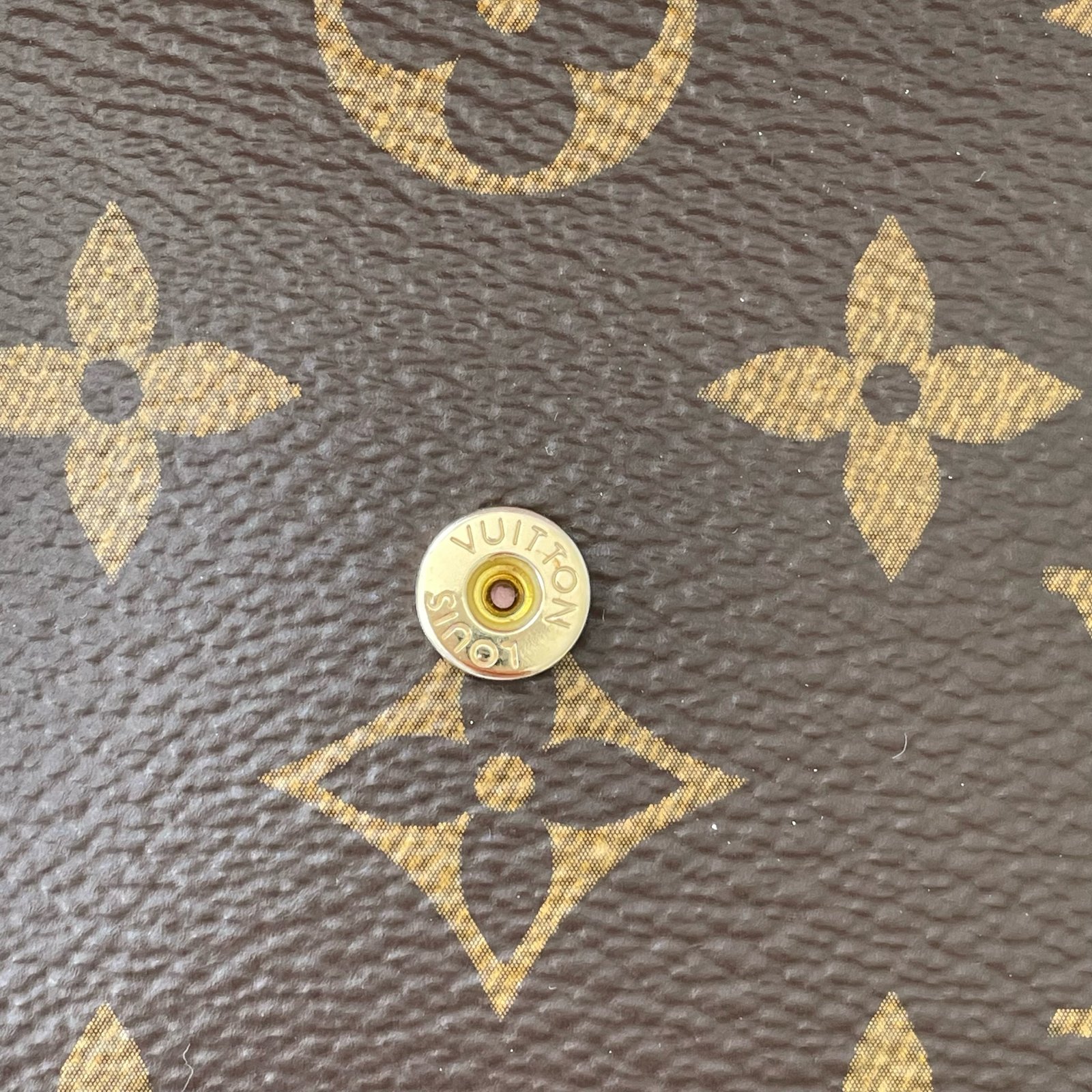 LOUIS VUITTON Victorine Wallet – Image 9