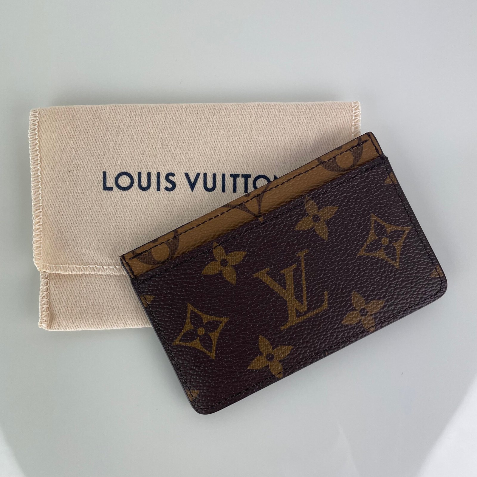LOUIS VUITTON Card Holder – Image 4
