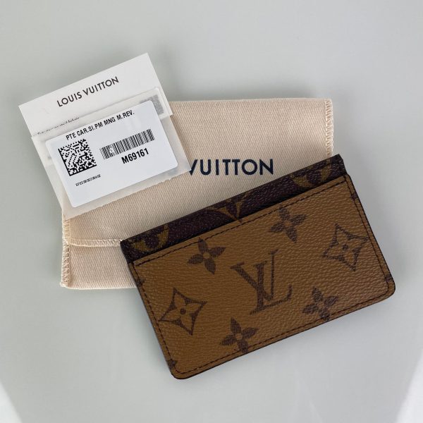 LOUIS VUITTON Card Holder – Image 2