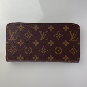 LOUIS VUITTON Zippy Wallet