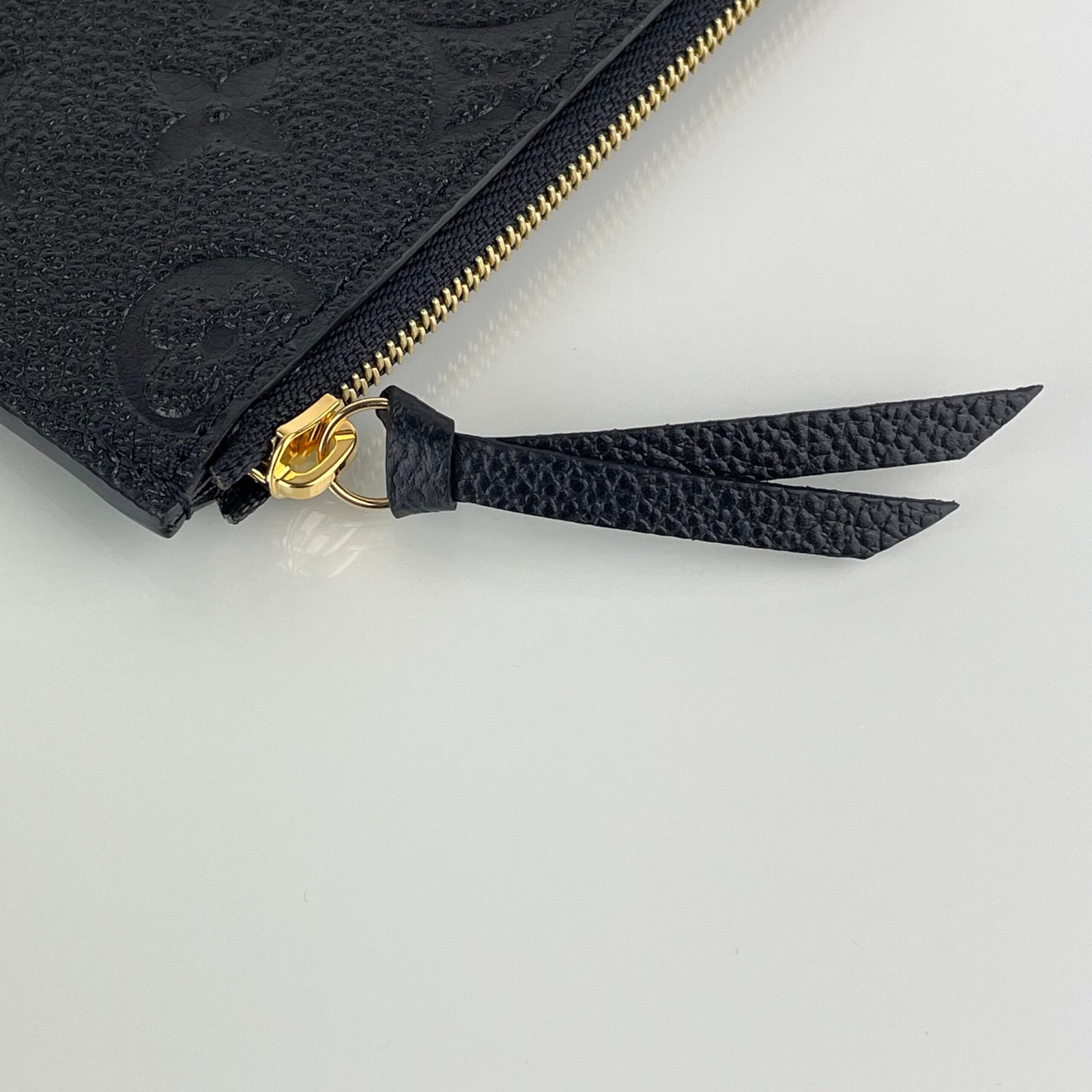 LOUIS VUITTON Zipped Pouch – Image 3