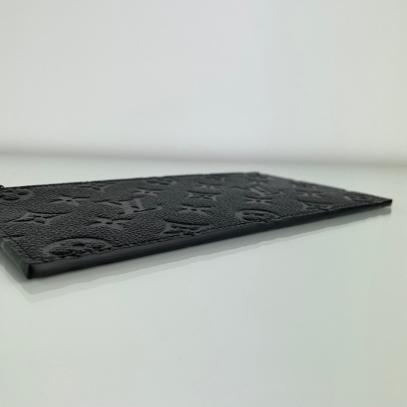 LOUIS VUITTON Zipped Pouch – Image 5