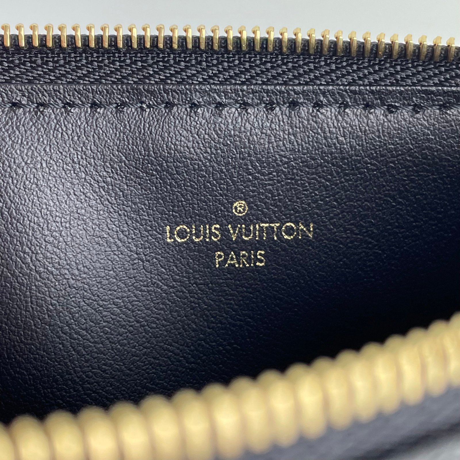 LOUIS VUITTON Zipped Pouch – Image 8