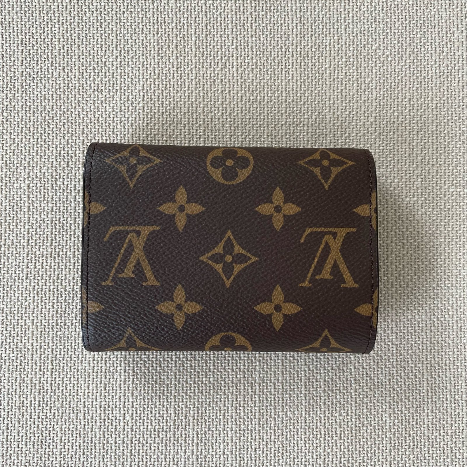 LOUIS VUITTON Victorine Wallet – Image 2