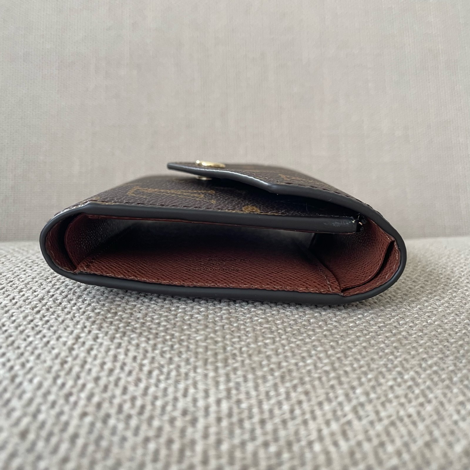 LOUIS VUITTON Victorine Wallet – Image 3