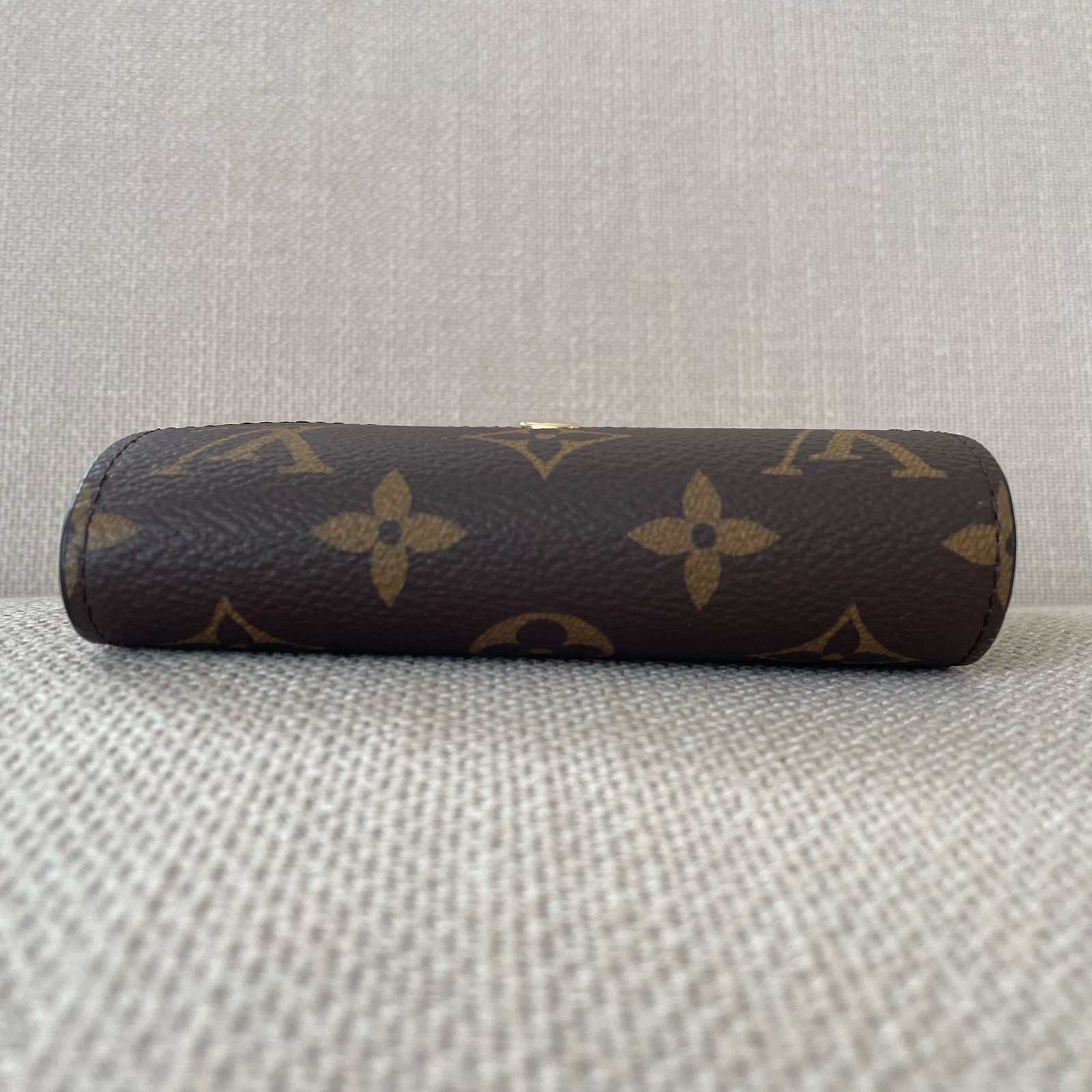 LOUIS VUITTON Victorine Wallet – Image 4